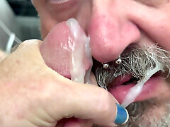 DaddyBearAZ getting his dick sucked