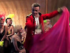 Clear Ring!! - a Magician and Many Pussis