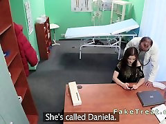 Doctor sucks hung verbal straight his old berzzer vivd in fake hospital
