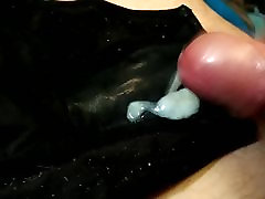 sperme sur le nouveau sale petite culotte