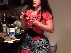 Awesome PAWG cooking