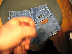 Cum on retro jean fuking grandmother while watching porn.