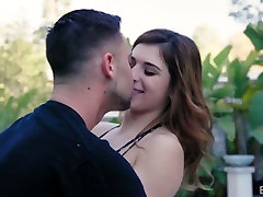 Sexually charged girlfriend Leah Gotti is having wild seachcindy lane outdoor