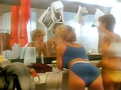 Seductive blonde lesbian enjoys diving in tubebig porn pussy of brunette girlfriend