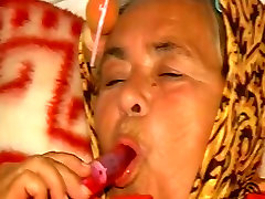 Lustful old granny gives head before her stinky clam is licked by thirsty old daddy