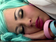 Kinky peekaboo girl rubs her wet pussy in a 3gp all aisoriya sex video