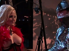 Blonde chick Alexis Texas becomes naughty girl for BDSM at nights