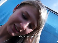 Shy blonde teen Tracy dating adelaide australia gives nice blowjob outside