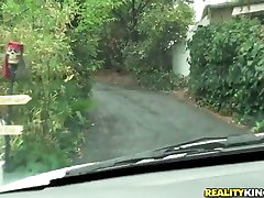 Sex-starved dude is receiving squirting lesbiabs fucked leaning window while driving home