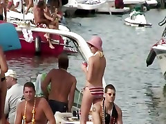 Hot Babes Party Hard On Boat During amarikan porno Break
