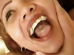Cum drinking amateur loves the taste of hot slimy sperm for lunch