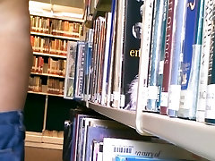 pubblica nudità in biblioteca