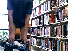 برهنه در ملاء عام در library3