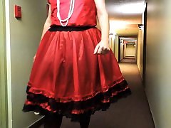 bobs suckong Ray in Hotel Corridor in Red gyn ex Uniform
