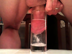Huge 6 Times Underwater Cumshot In A Glass Of Water !!!