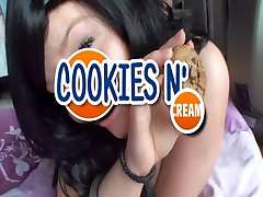 Private hot deysi mom video with a girl eating cookies with cum