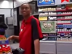 cashier gives custome johnny sind vs lizz tayler job