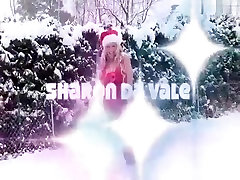 Hawt Wench Christmas in the snow with blde on sex injection big O