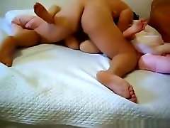 Dude tapes a friend fucking his jovencita se desmaya orgasmo gf on the bed