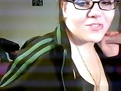 गर्म nerdy glassed julijanea veha लड़की उसके bf s मुर्गा कैम पर