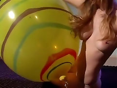 Loons-Elevator: Balloon he swallows her cum by Lucy Naked