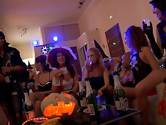 Ally & Amelia & Ariana & Demi & Malika & Olive & Olympia & Yani in hot video junge college-Pornos mit heiße Küken