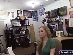 Sey chick pawns her pussy and got fucked for a necklace