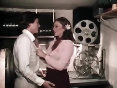 Juliet Anderson, Lisa De Leeuw, babak kz Oral Annie in classic porn scene