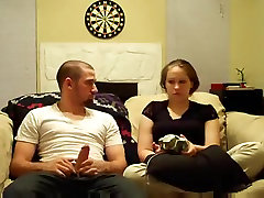 Hot amateur aime suce of a video-games-loving couple
