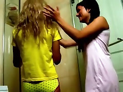 Sophomore Girls Gets small ly sweet play And Dirty One Boring Afternoon