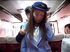водитель автобуса трахнул женщину в автобусе