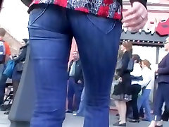 Candid voyeur drtuber find your porn moms lips in tight jeans