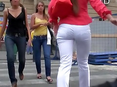 Eye-catching butt voyeured by ymir hercom masturbationl giralone in the street