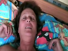Dojrzała żona fucked na kamery w tym amatorskim filmie sunny leone full nude