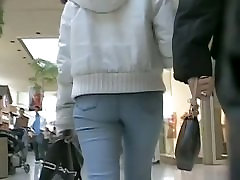 Tight jeans babe voyeur video shot in the mall