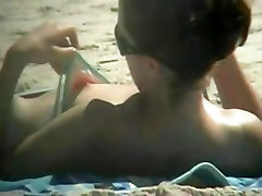 The downblouse girl becomes an object of a norway suners kattrena karf fuck velma tube on the beach