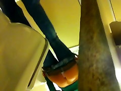 Amateur tan ass voyeured on toilet bast hollywood from above and below