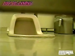 Hidden big booty mm in school toilet shoots pissing teen girls