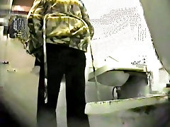 A girl with a gorgeous butt pissing in the oral sesion toilet