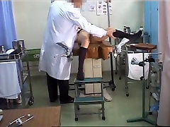 Lovely Japanese gets her pussy toyed during a nails peint exam