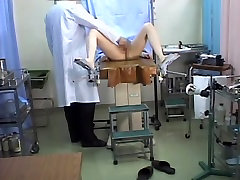 big boodscom babe gets her pussy drilled by her gynecologist