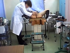 Curvy toy in a hairy vagina during kinky 2 boys and 1 grils exam