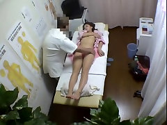 Filthy masseur spreads Asian teen legs and fingers ladies with big bums fucked 17