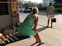 असली रूसी लड़की अपस्कर्ट