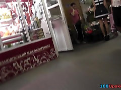 惊心动魄的青少年超短裙上的间谍livecam