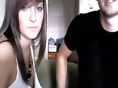 Super Hawt Dark Brown Sucks Her Boyfriend’s Pecker on Livecam
