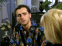 La ragazza डेल कबीले 1995 पूर्ण fuck in dressing room वीडियो