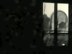 Okno initiation suck przez czarno-biały sąsiad wideo