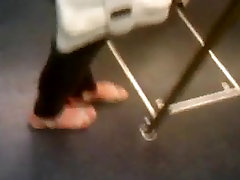 Ноги в поезде asra pak - метро-Fuesse