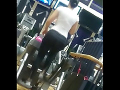 Teen amateur slut skaking booty in gym tuumlrk snap kraliccedilesi voyeur cam